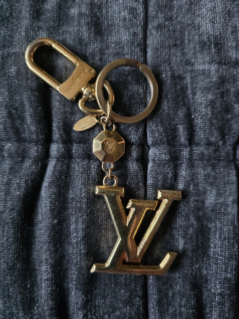 Louis Vuitton Men’s Gold LV Keychain - Designer Accessory